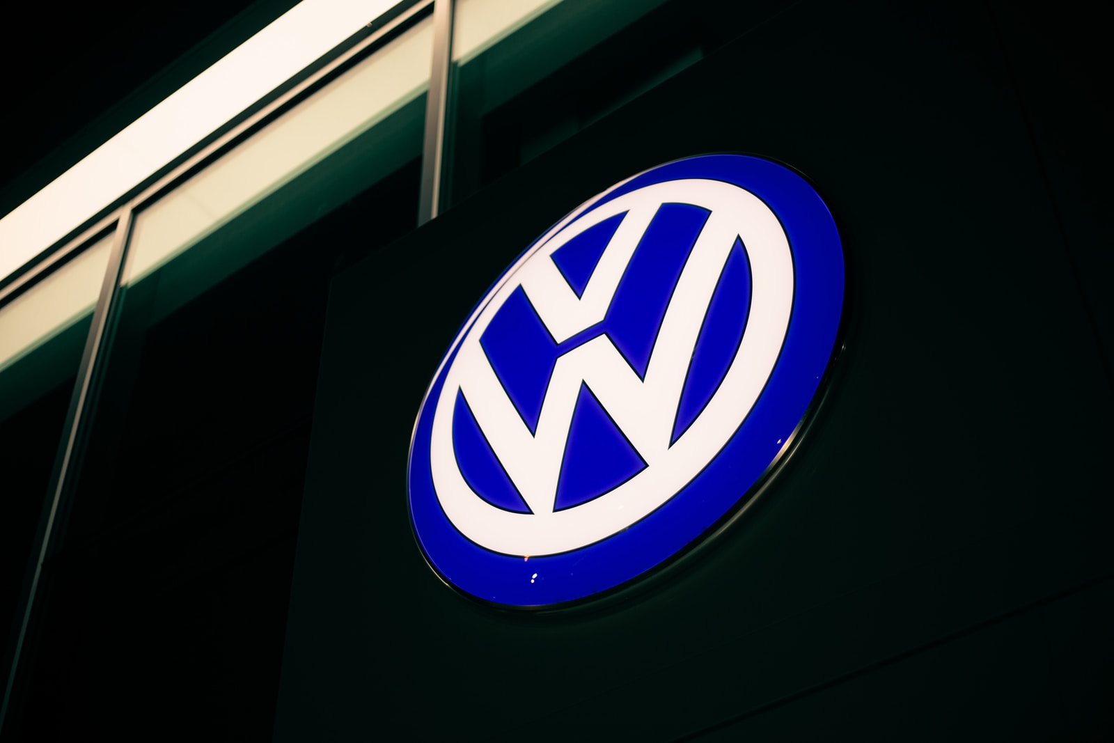 Volkswagen меняет название на volkswagen